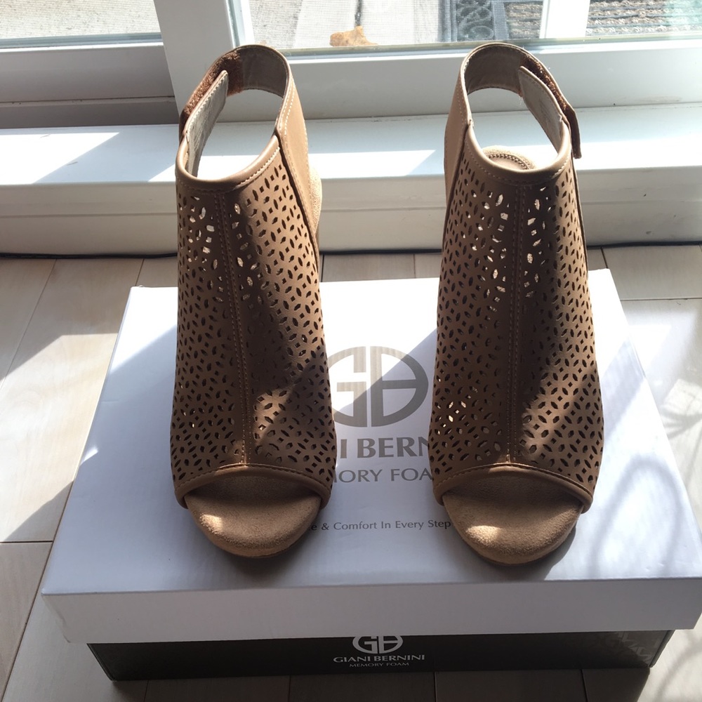 Shoes by Giani Bernini